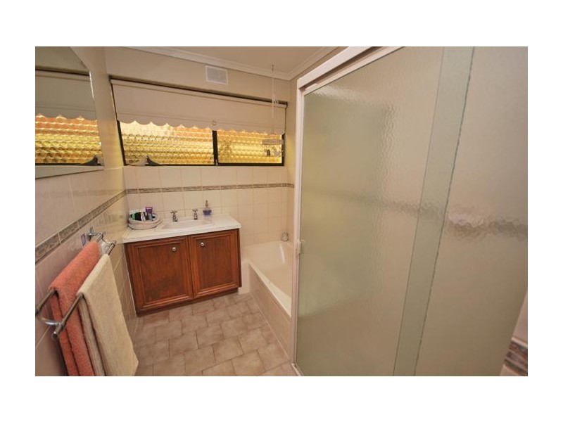 40 Minnamurra Drive, Redwood Park SA 5097