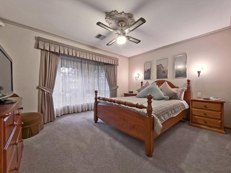 11 Mary Jane Court, Modbury Heights SA 5092