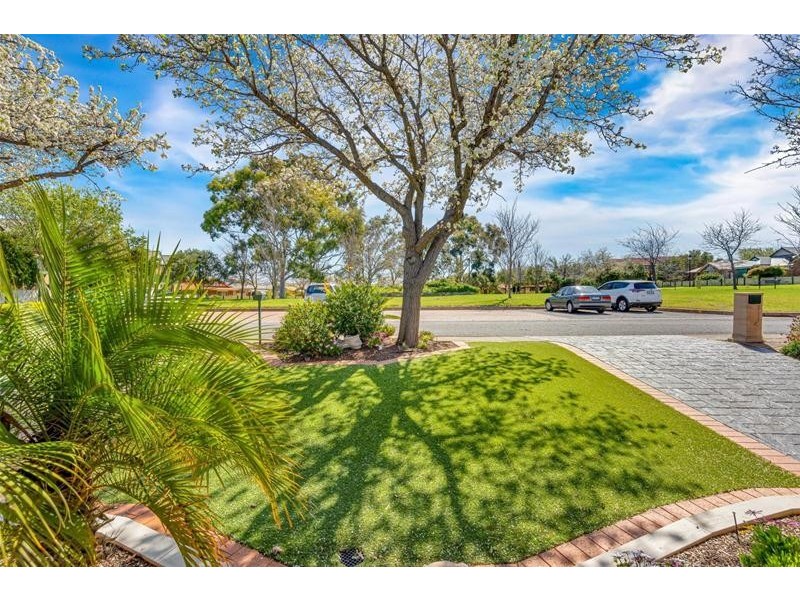 8 Howell Place, Wynn Vale SA 5127