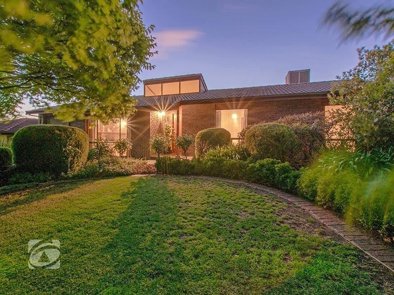 26 Eaglehawk Road, Modbury Heights SA 5092