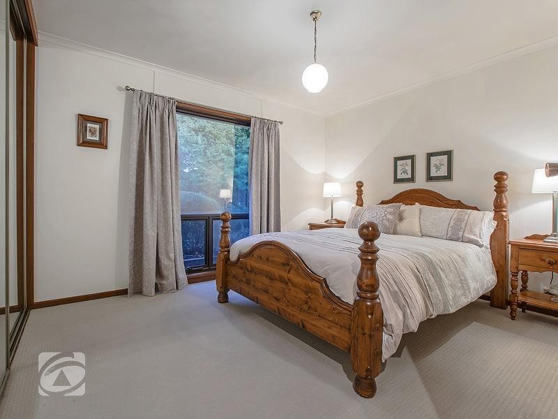 26 Eaglehawk Road, Modbury Heights SA 5092