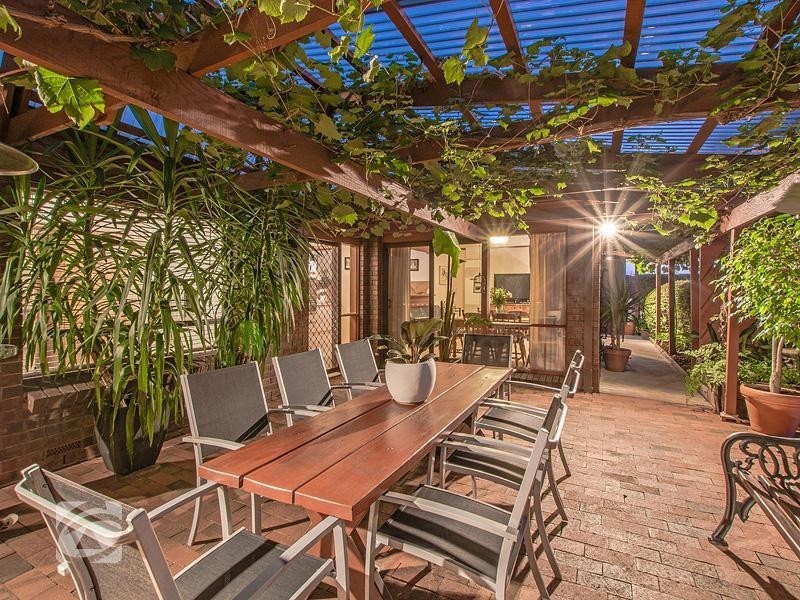 26 Eaglehawk Road, Modbury Heights SA 5092