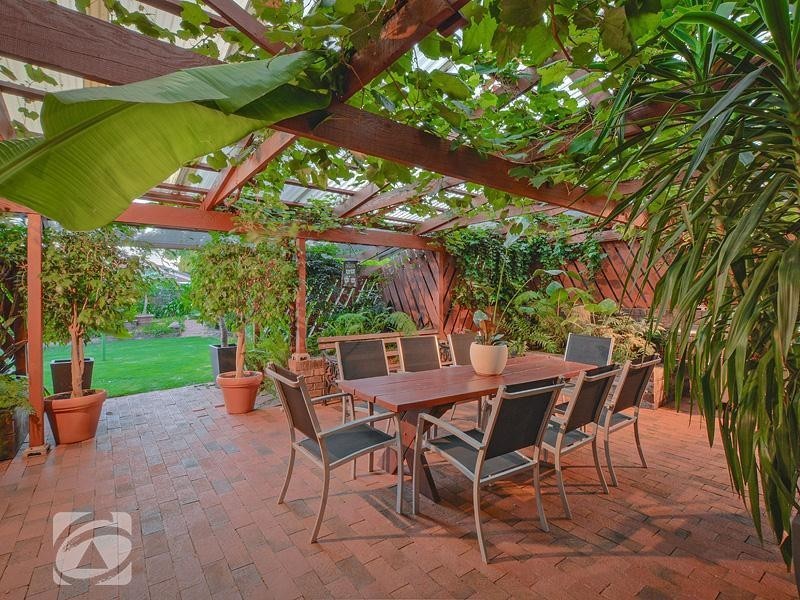 26 Eaglehawk Road, Modbury Heights SA 5092