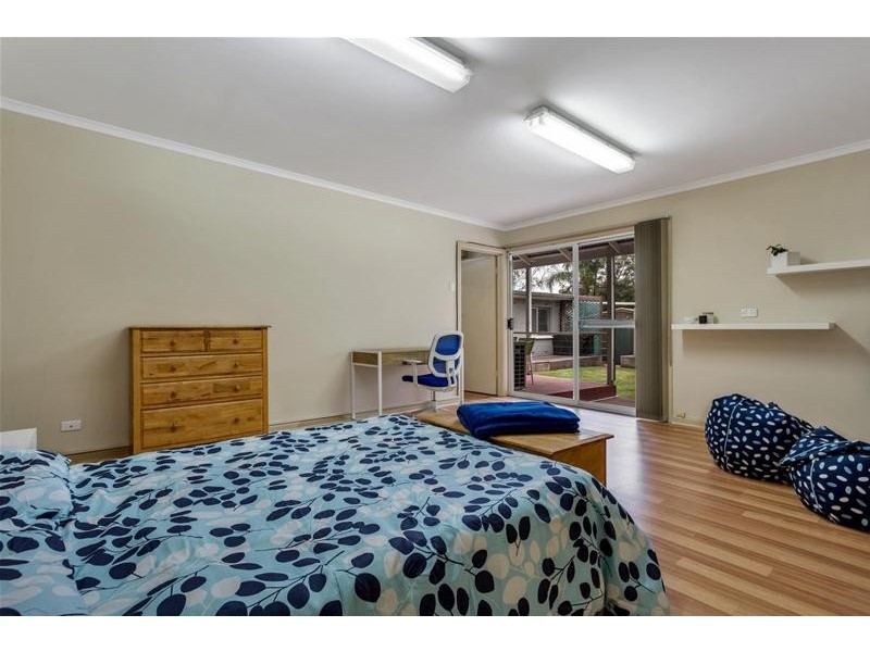 11 Sharon Road, Ridgehaven SA 5097