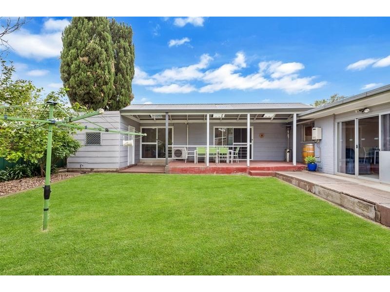 11 Sharon Road, Ridgehaven SA 5097