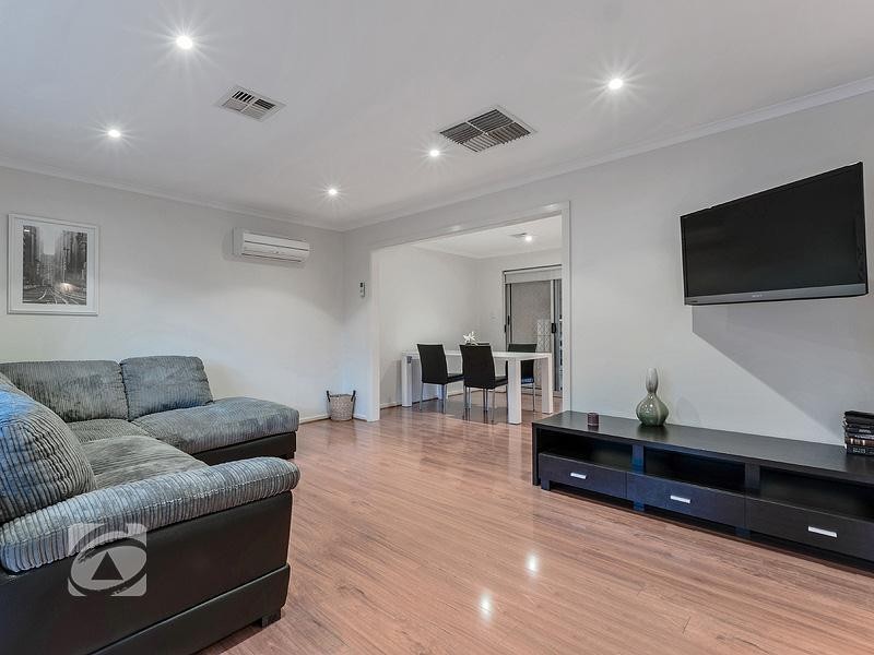 8 Barker Way, Valley View SA 5093