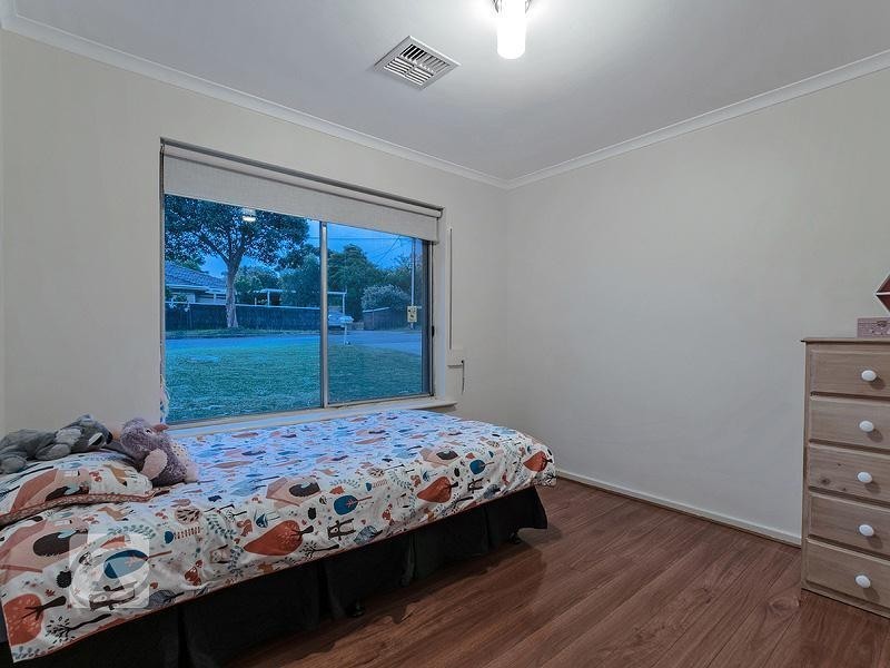 8 Barker Way, Valley View SA 5093