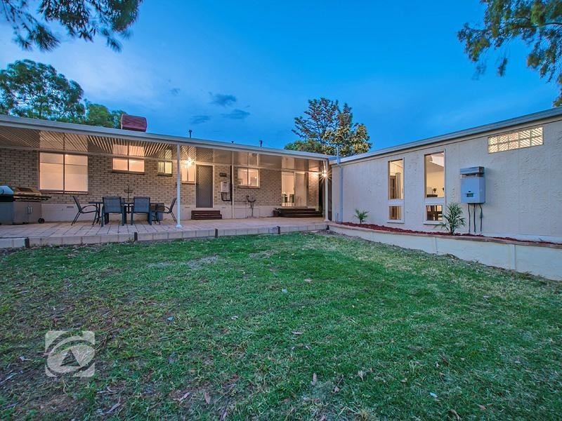 8 Barker Way, Valley View SA 5093