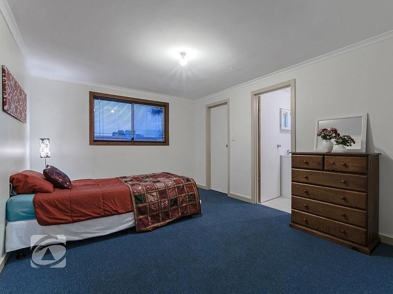 8 Barker Way, Valley View SA 5093