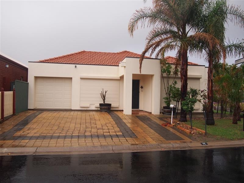 11 Hamilton Road, Mawson Lakes SA 5095