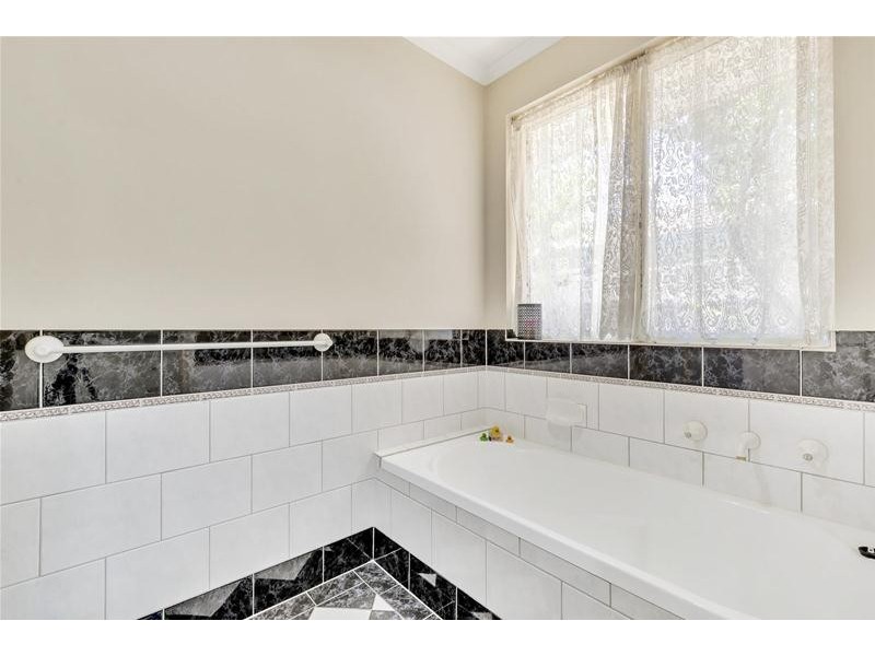 4 Pineridge Court, Golden Grove SA 5125