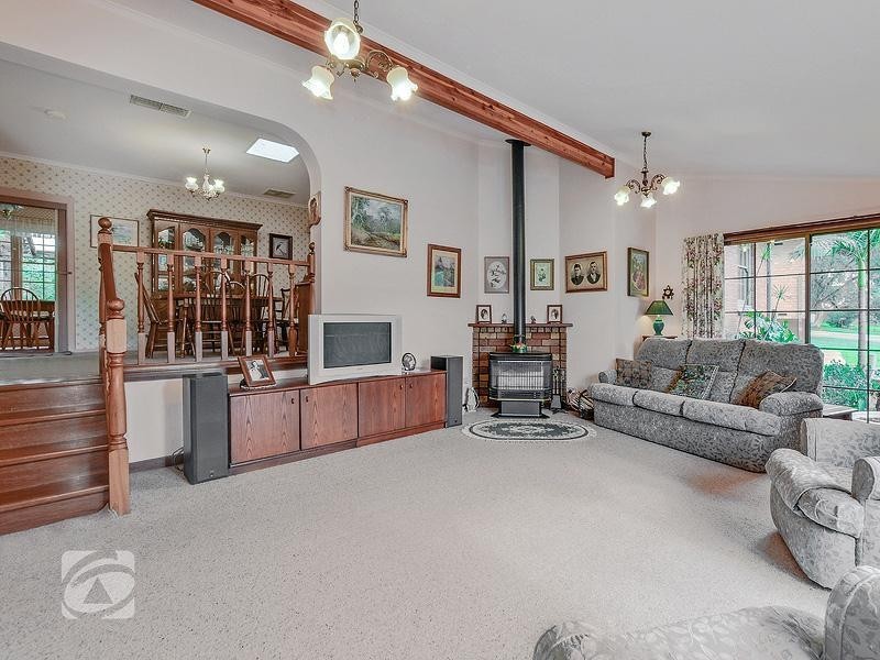 15 Heather Drive, Ridgehaven SA 5097