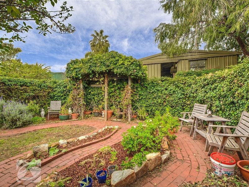 15 Heather Drive, Ridgehaven SA 5097