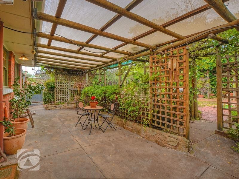 15 Heather Drive, Ridgehaven SA 5097