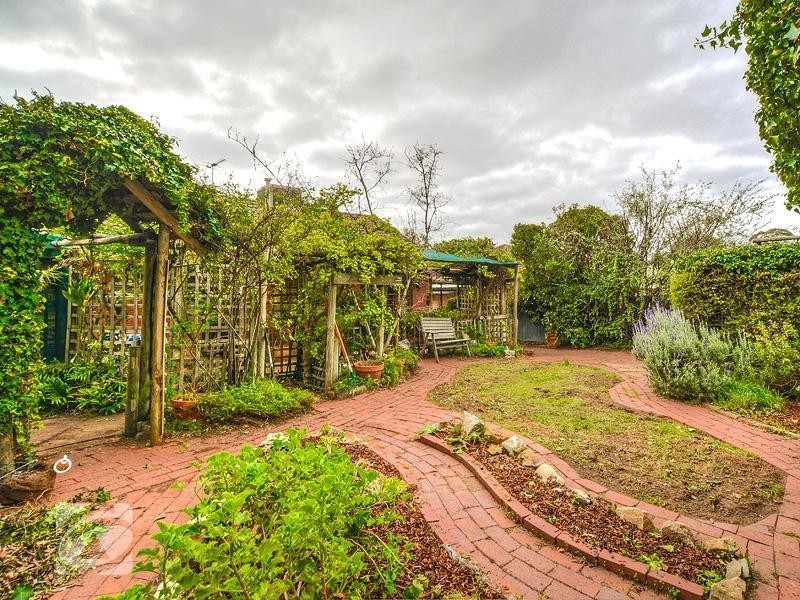 15 Heather Drive, Ridgehaven SA 5097