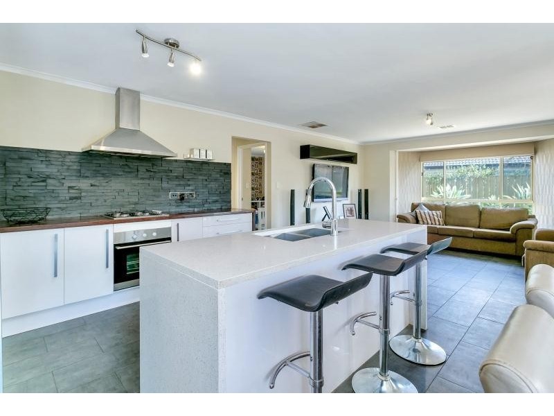 156 President Avenue, Andrews Farm SA 5114