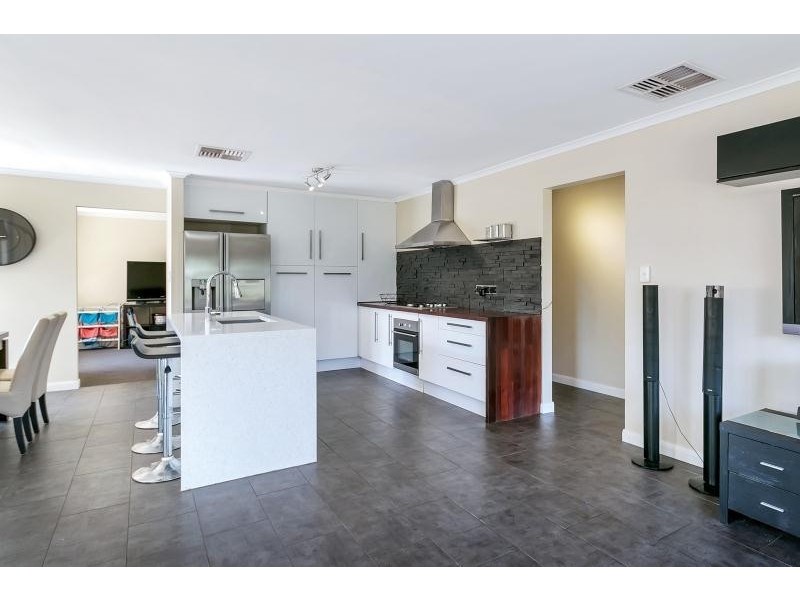 156 President Avenue, Andrews Farm SA 5114