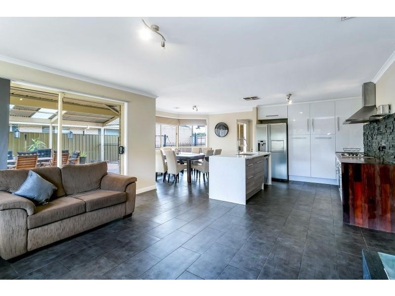 156 President Avenue, Andrews Farm SA 5114