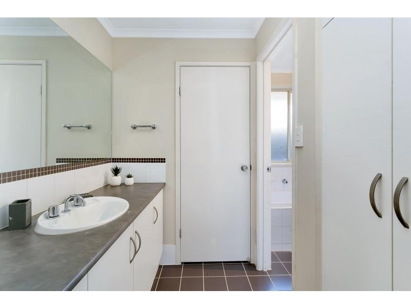 156 President Avenue, Andrews Farm SA 5114