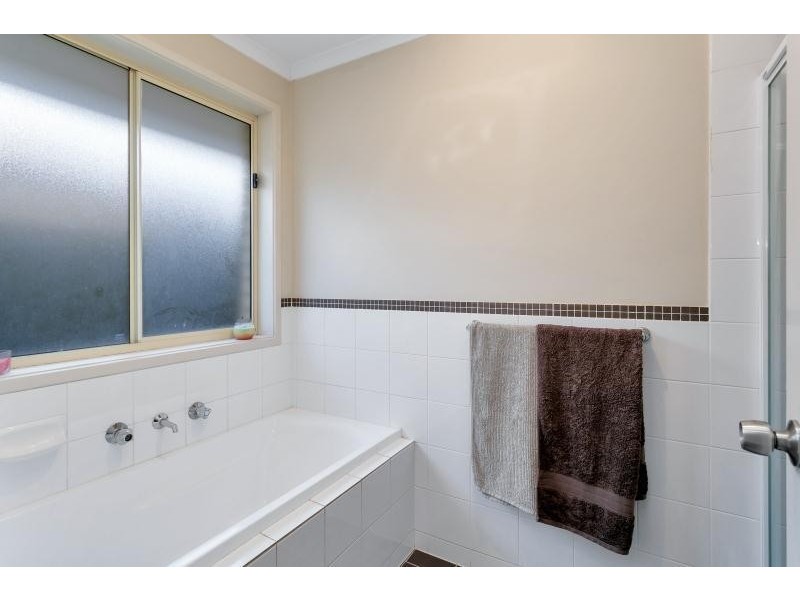 156 President Avenue, Andrews Farm SA 5114