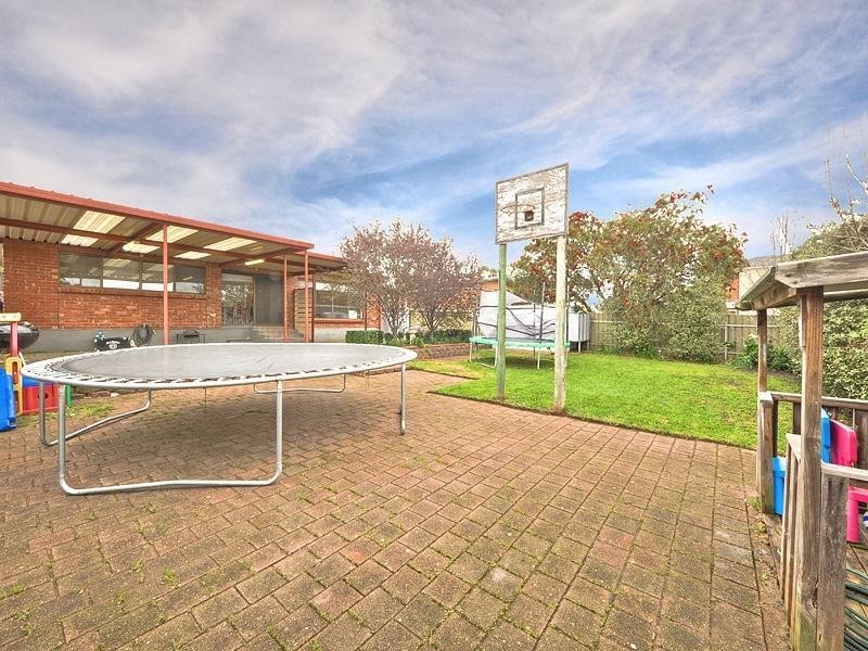 8 Fleming Avenue, Ridgehaven SA 5097