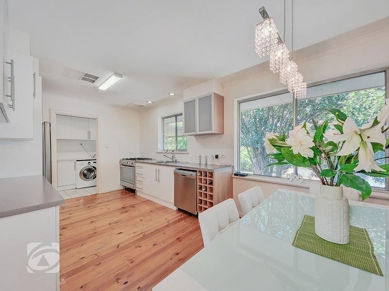 15 Scenic Way, Ridgehaven SA 5097