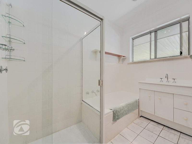 15 Scenic Way, Ridgehaven SA 5097