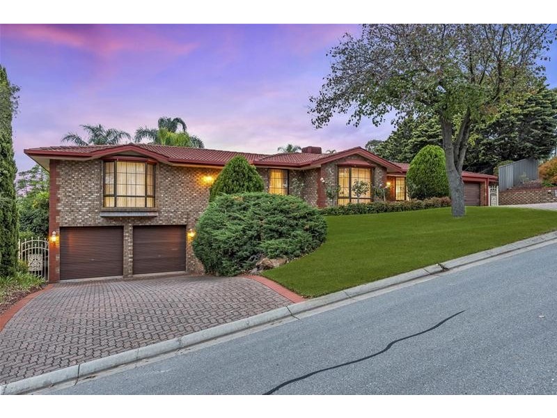 1 Maxwell Court, Wynn Vale SA 5127