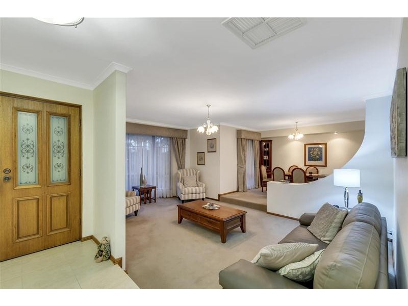 1 Maxwell Court, Wynn Vale SA 5127