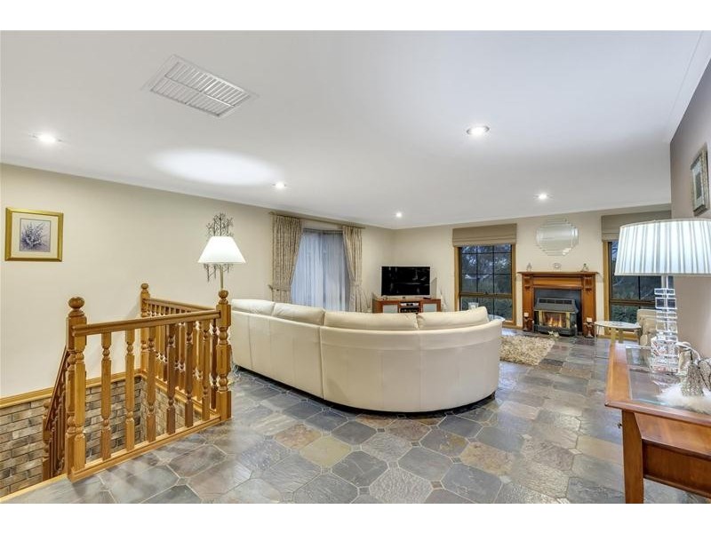 1 Maxwell Court, Wynn Vale SA 5127