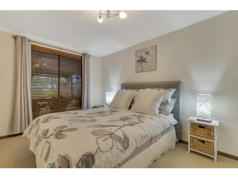 1 Maxwell Court, Wynn Vale SA 5127