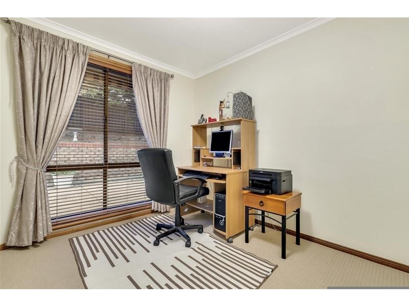 1 Maxwell Court, Wynn Vale SA 5127