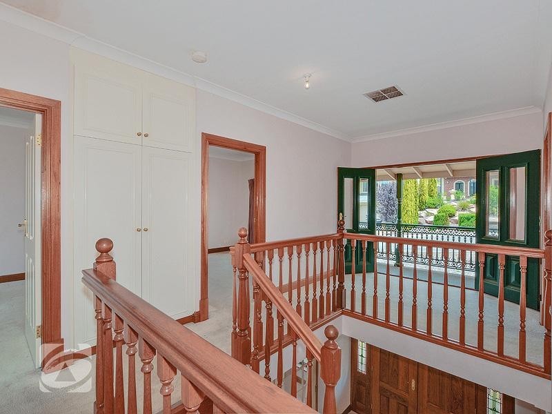 8 Huntingdale Court, Greenwith SA 5125