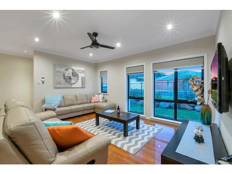 1a Sapphire Crescent, Highbury SA 5089