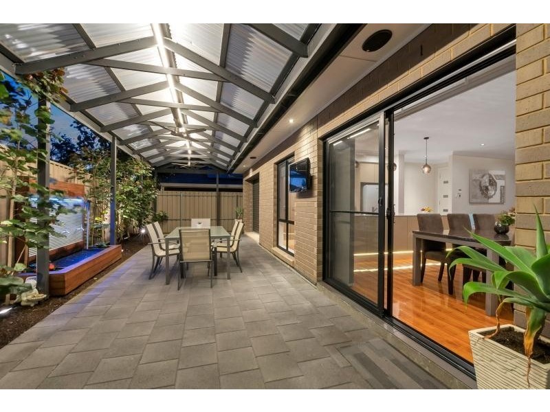 1a Sapphire Crescent, Highbury SA 5089