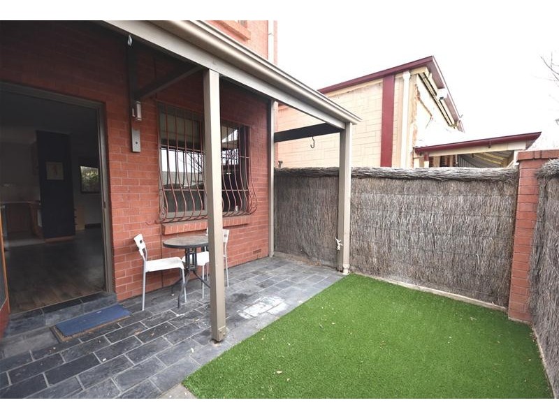 2/14 Chatham Street, Adelaide SA 5000