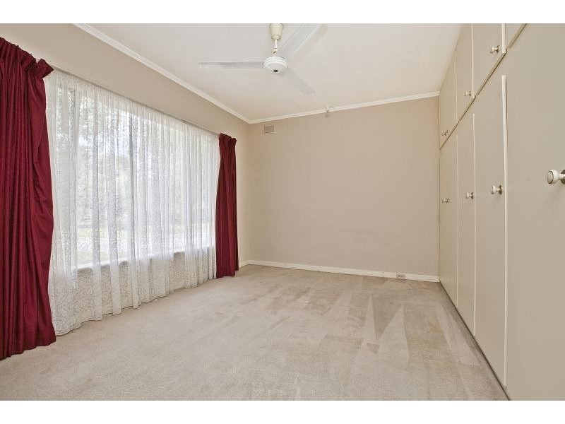 10 Linton Street, Banksia Park SA 5091