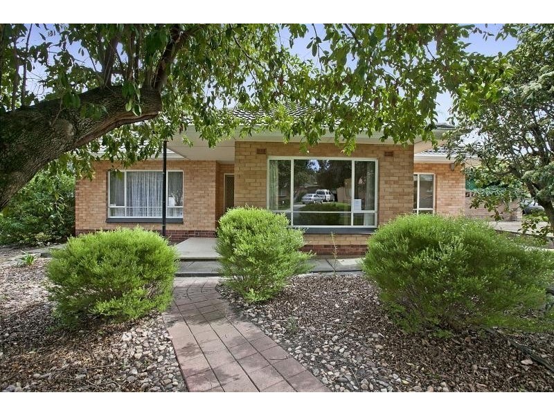 10 Linton Street, Banksia Park SA 5091