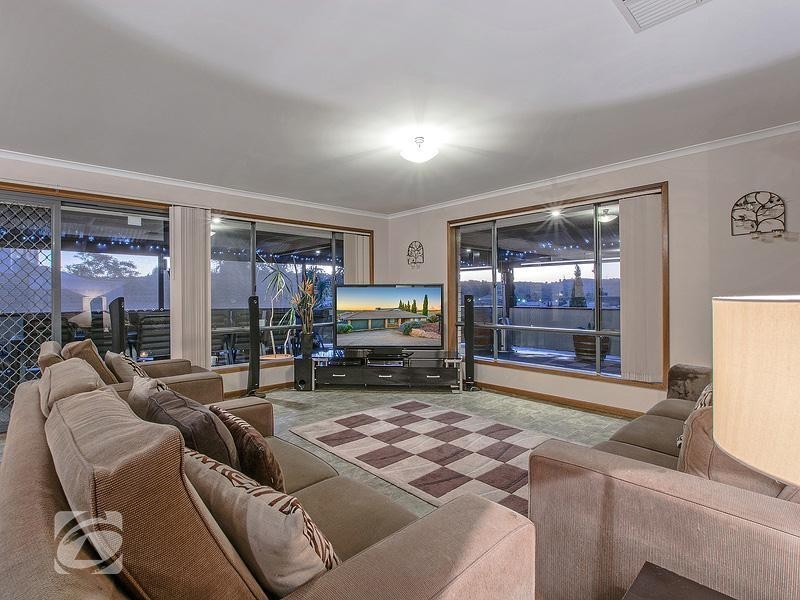 30 Holbrook Crescent, Greenwith SA 5125