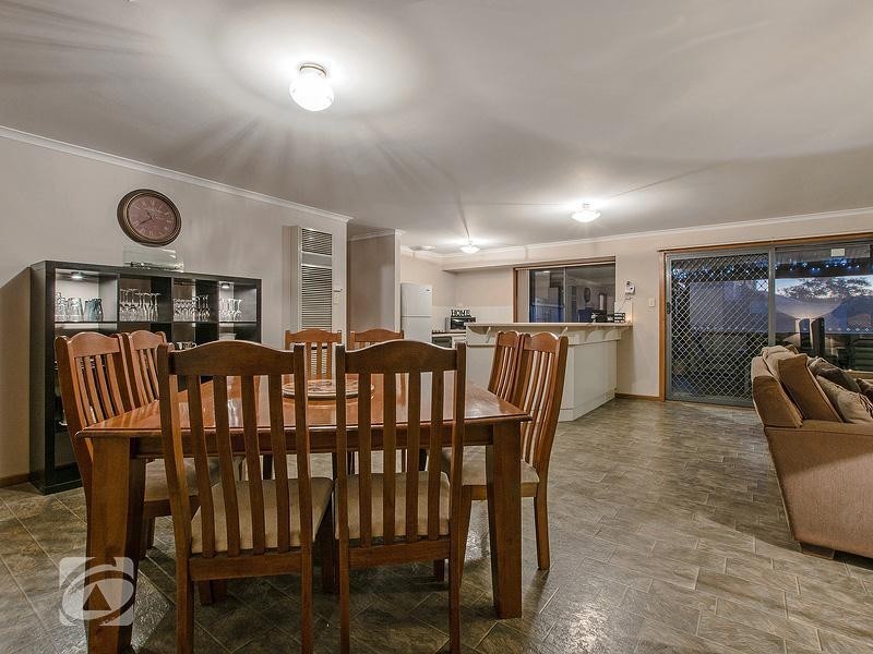 30 Holbrook Crescent, Greenwith SA 5125