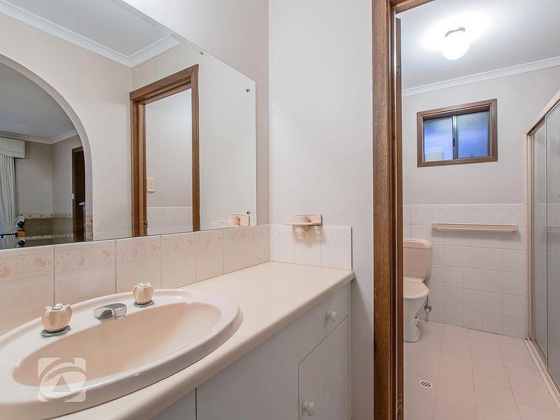 30 Holbrook Crescent, Greenwith SA 5125