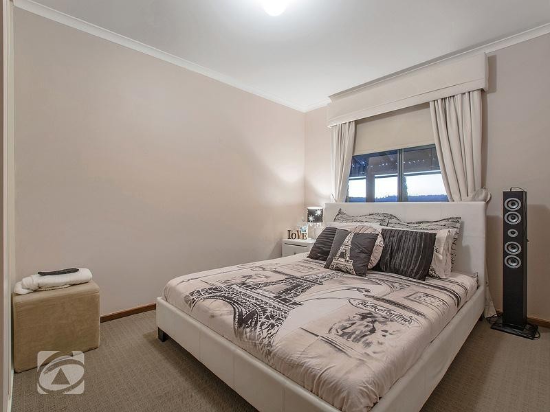 30 Holbrook Crescent, Greenwith SA 5125