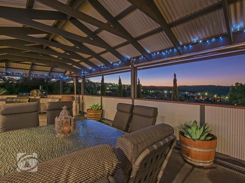 30 Holbrook Crescent, Greenwith SA 5125