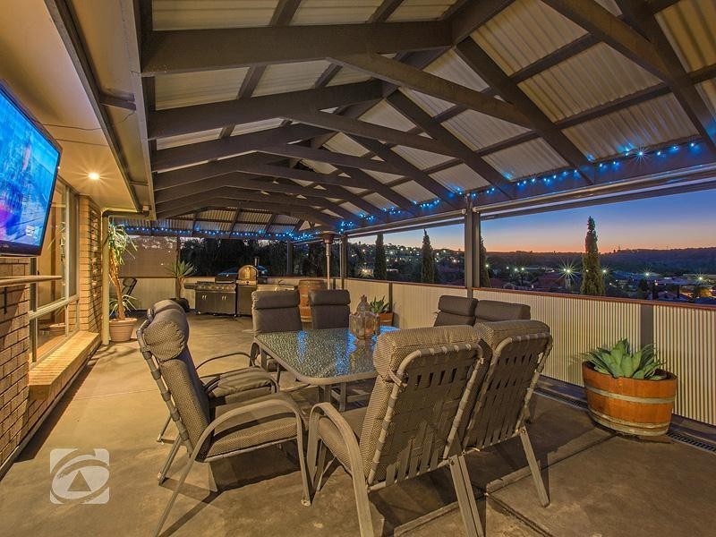 30 Holbrook Crescent, Greenwith SA 5125