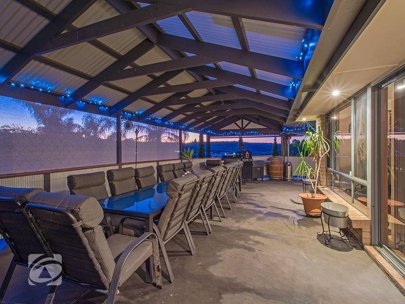 30 Holbrook Crescent, Greenwith SA 5125