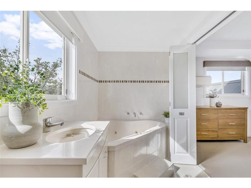 16 Sellar Court, Greenwith SA 5125