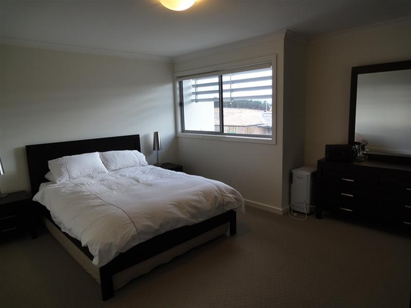 8 Chance Street, Crace ACT 2911