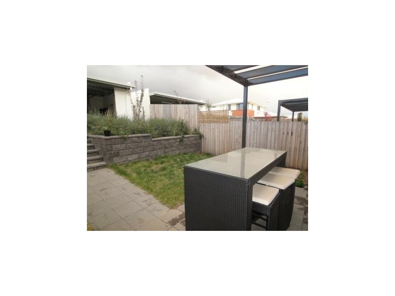 8 Chance Street, Crace ACT 2911