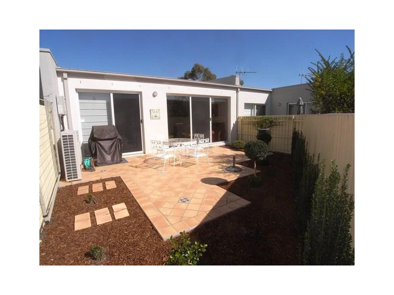 7/31 Tallara Parkway, Narrabundah ACT 2604