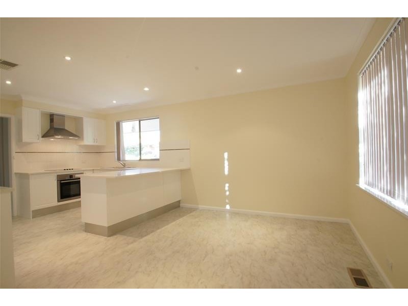 6 Warren Place, Chifley ACT 2606